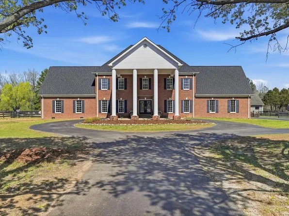 860 Lakebay Road, Vass, NC 28394