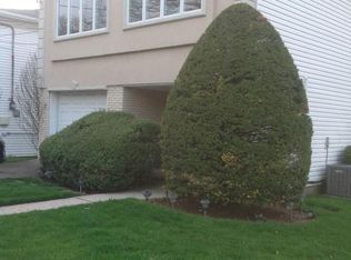 1051 Willowbrook Rd, Staten Island, NY 10314