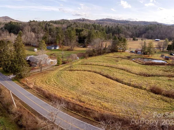 Grandview Ln, Hendersonville, NC 28791