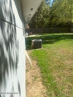 3rd image of 1285 Wooddell Dr