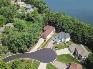 17176 Padons Dr, Eden Prairie, MN 55346