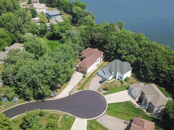 17176 Padons Dr, Eden Prairie, MN 55346