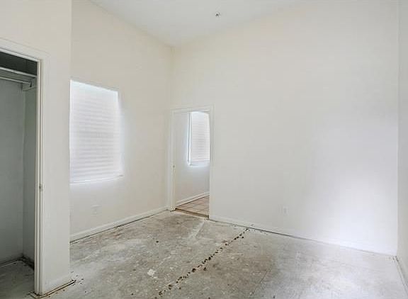 4th image of 3021 Orleans Ave