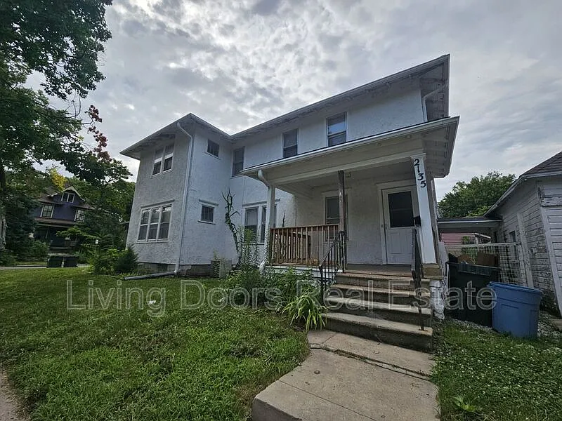 3 bed, 1.0 bath, $1,410 — Photo 1