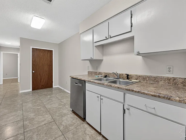 700 Palm Blvd N #D — Photo 10