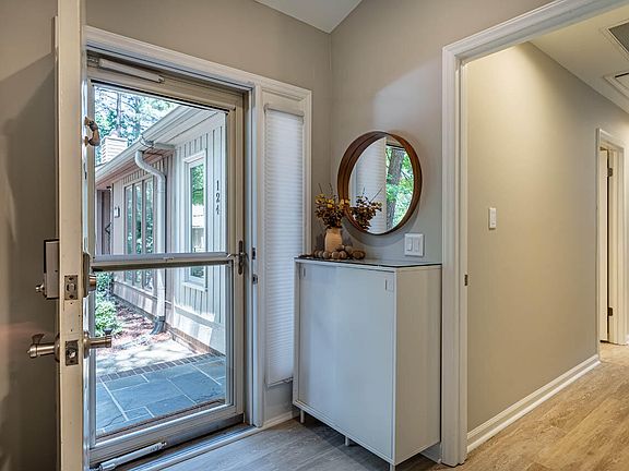 5th image of 124 Berry Patch Ln