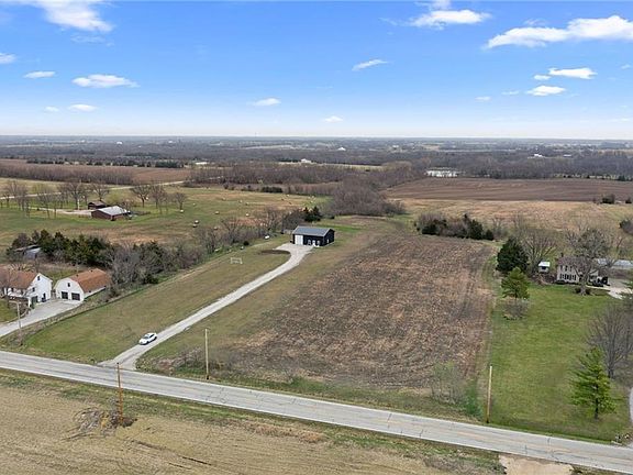 2nd image of 15231 Edgerton Rd