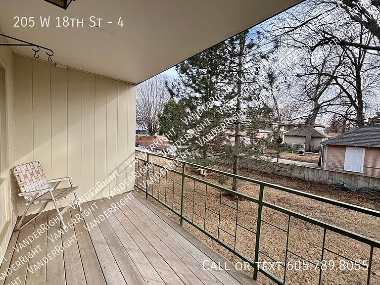 205 W 18th St — Photo 36