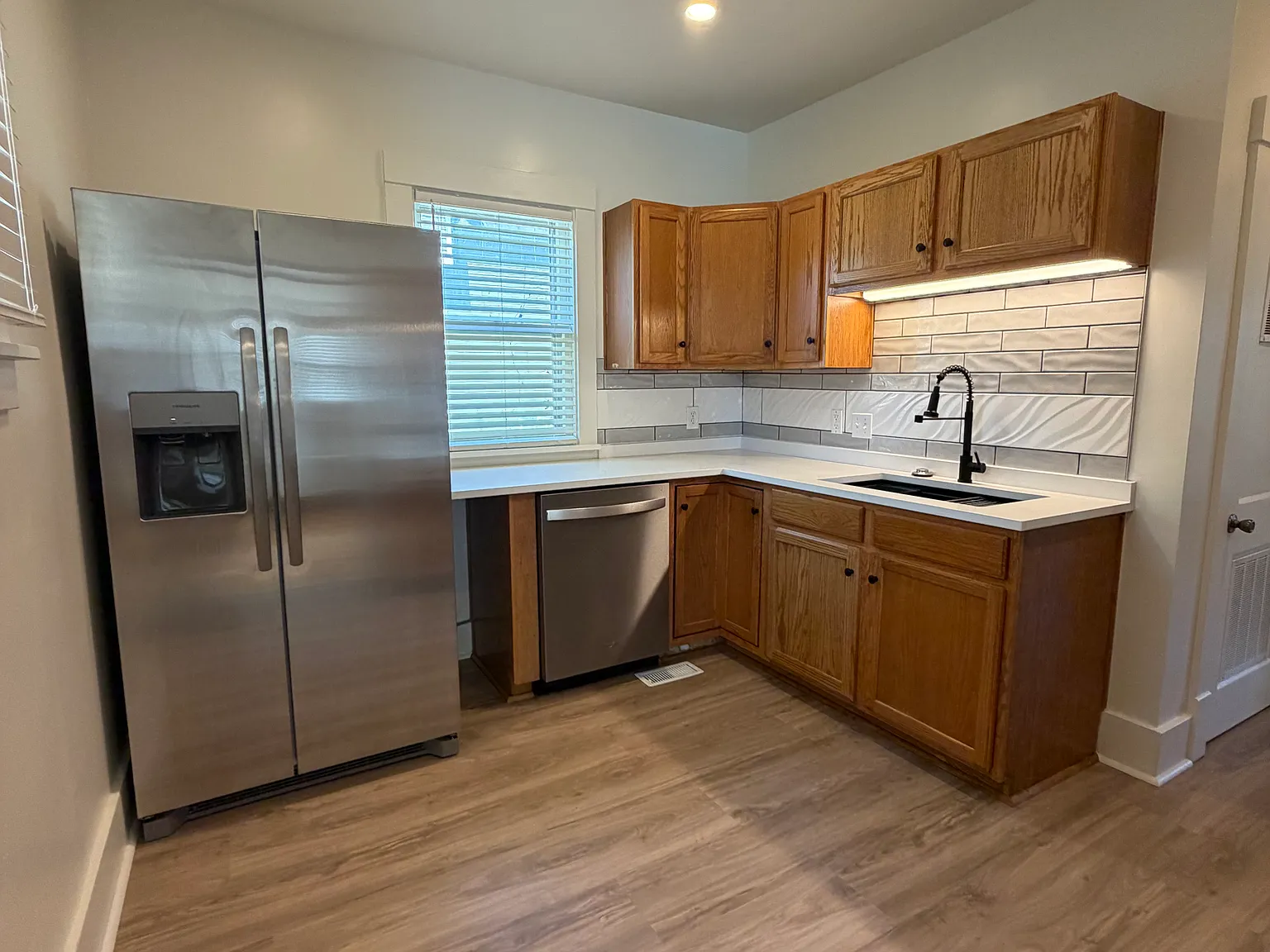 4 bed, 1800 sqft, $2,250 — Photo 2