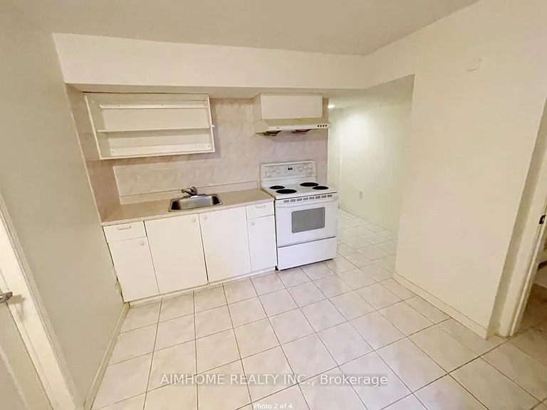 161 Highglen Ave N #A — Photo 2