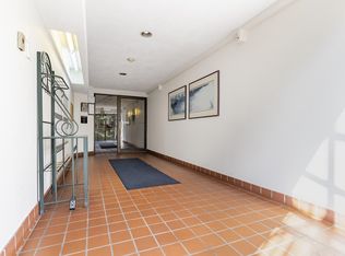 6 Ledgewood Way APT 22, Peabody, MA 01960