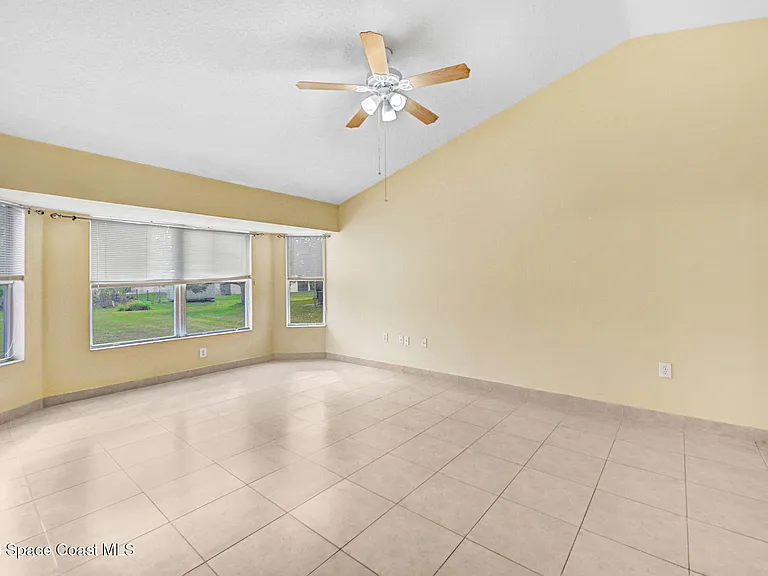 1416 Martinez St SE — Photo 13