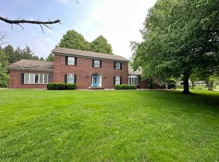 1716 Hillcrest Ct, Mendota, IL 61342