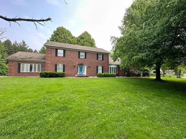 1716 Hillcrest Ct, Mendota, IL 61342