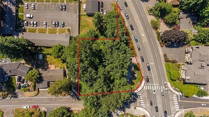 3rd image of 23601 Edmonds Way