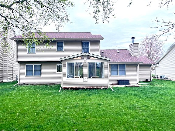 4th image of 3695 Lakeshore Dr