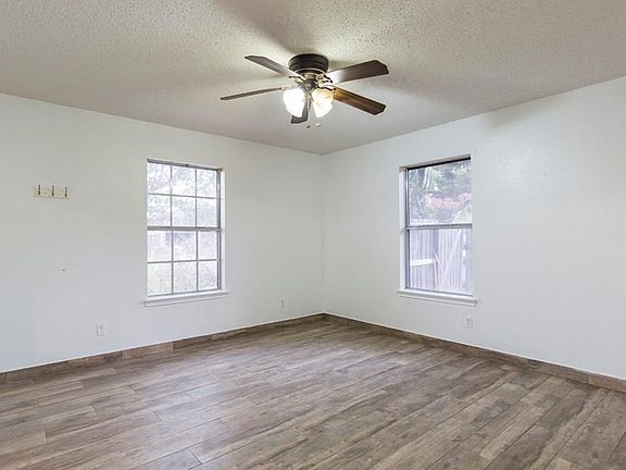 4th image of 4005 Bluebird Ave