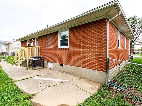 5th image of 7809 Columbine Dr