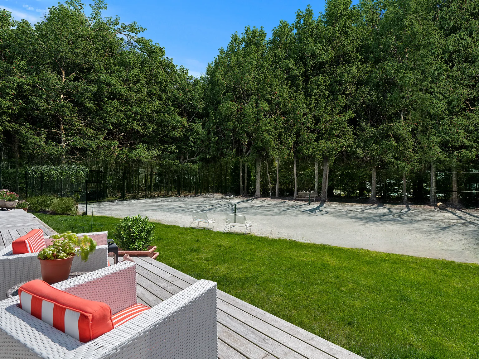 Quogue Village August Rental with Pool & Tennis — Photo 4