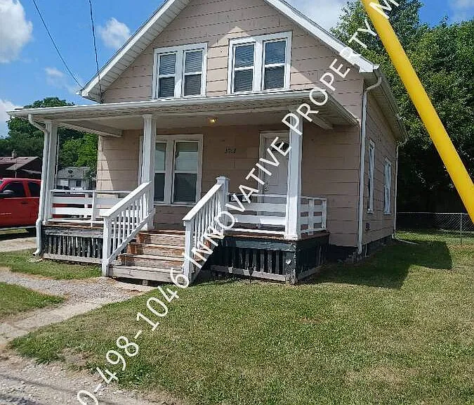 3012 S Grand Traverse St — Photo 2