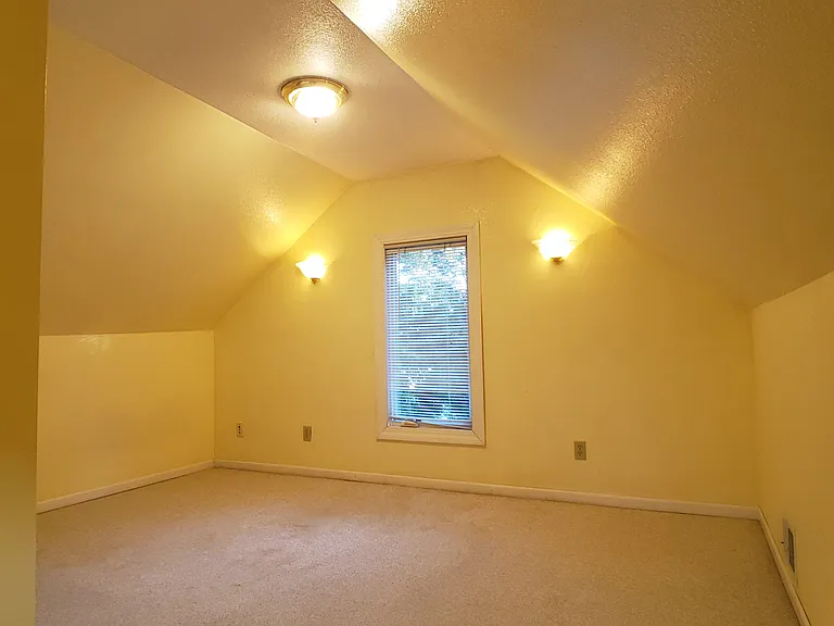 2713 Delaware St SE — Photo 20