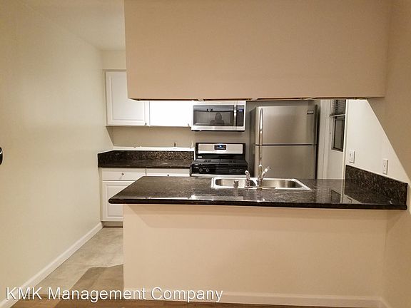 5th image of 1827 Veteran Ave APT 14