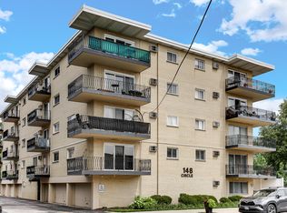 148 Circle Ave APT 201, Forest Park, IL 60130