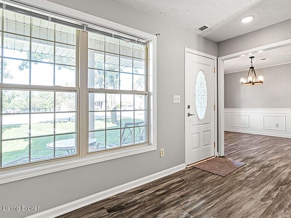 2nd image of 312 Dogwood Ct