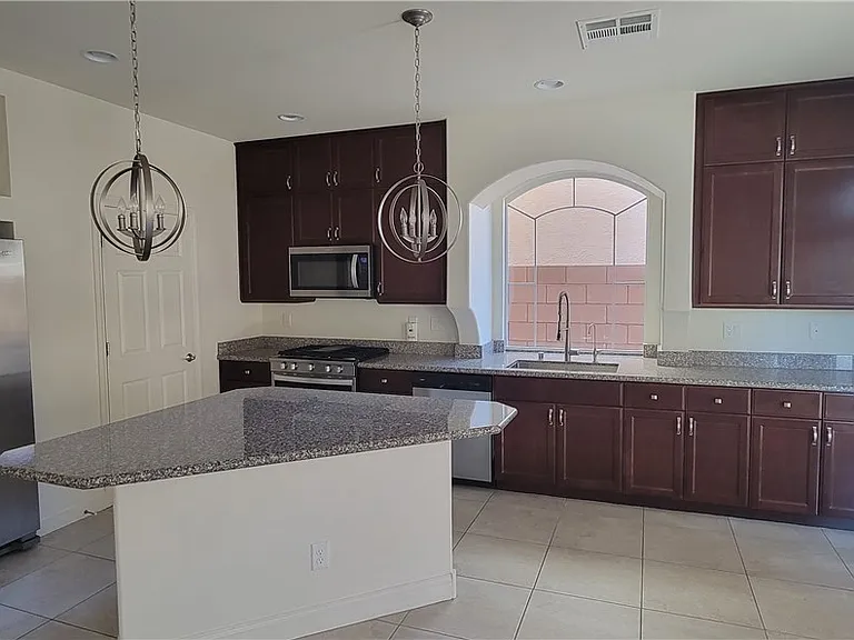 5862 W Haleh Ave — Photo 7