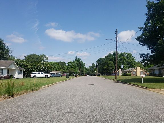 4th image of 3107 Hickory Hill Dr