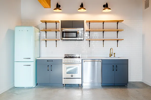 Rented by MNS | media 3