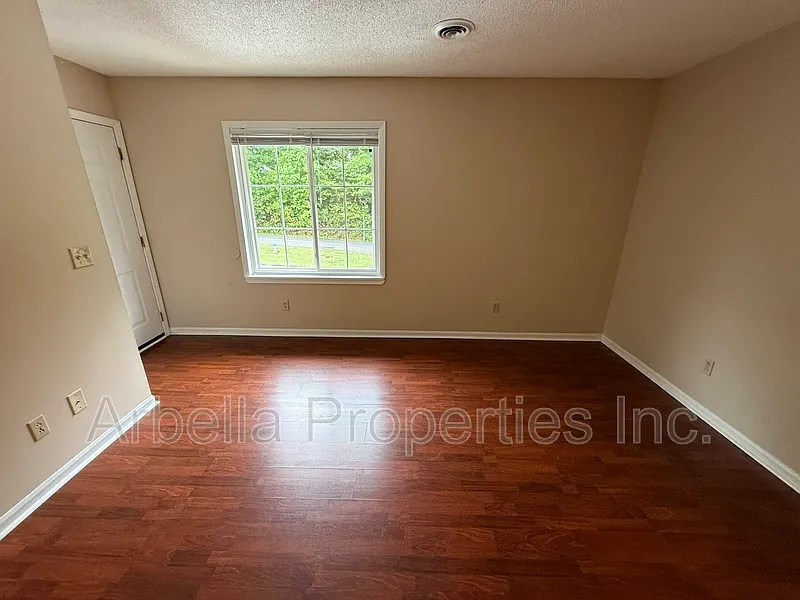 2 bed, 1.0 bath, 790 sqft, $1,150 — Photo 4