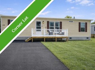 450 Dogwood Dr #450, Lockport, NY 14094