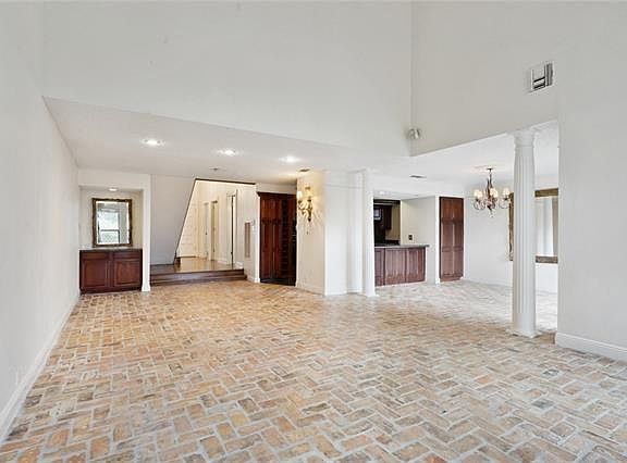 4th image of 650 N Beau Chene Dr APT 3