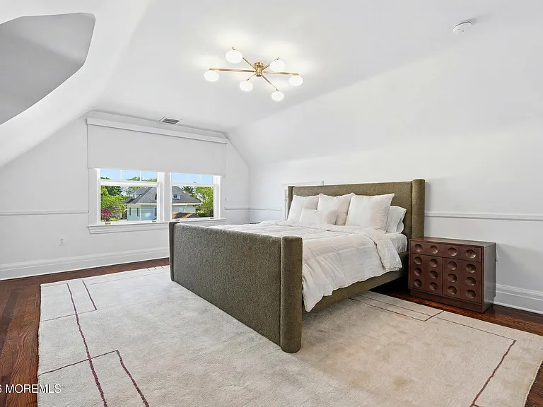 211 Cedar Ave — Photo 40