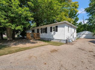 916 Hein Ave, Lansing, MI 48911