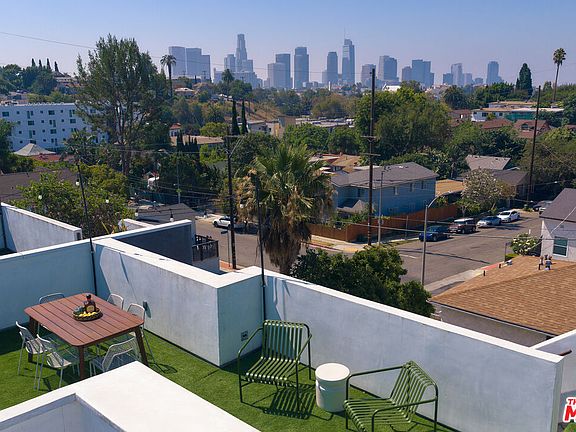 5th image of 2204 Rosey Way