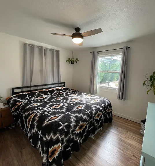910 Valley View Dr — Photo 8