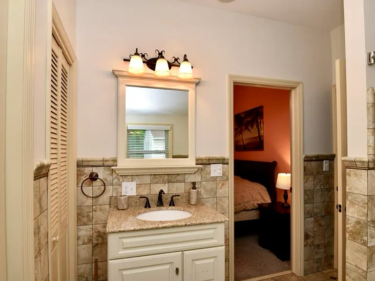 127 Beekman St #2 — Photo 12
