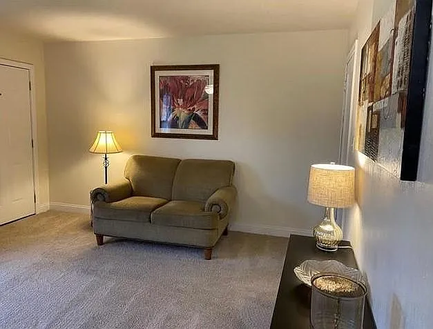 4905 Penrose Ave — Photo 11
