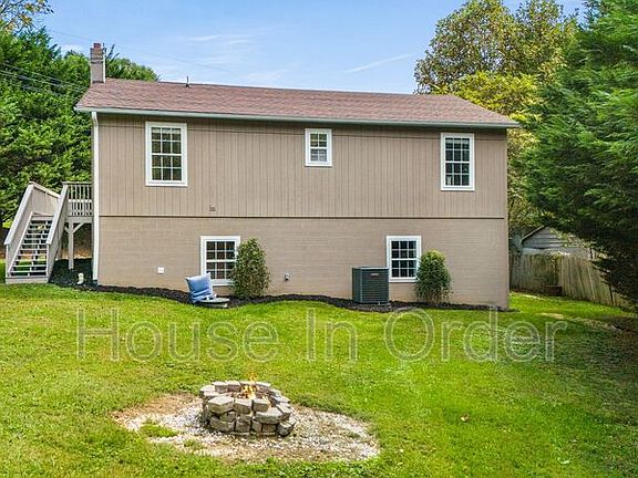 3rd image of 38 Acorn Ln #100