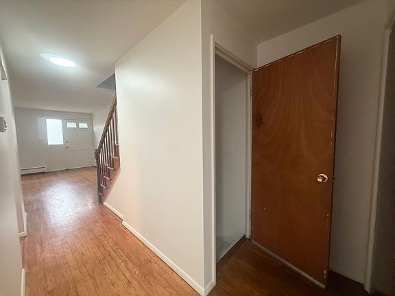 3rd image of 1 Henderson Dr