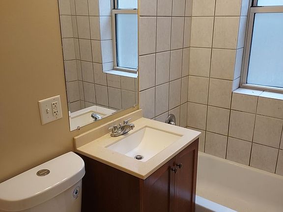 3rd image of 204 N Kenneth Ave #204-1W