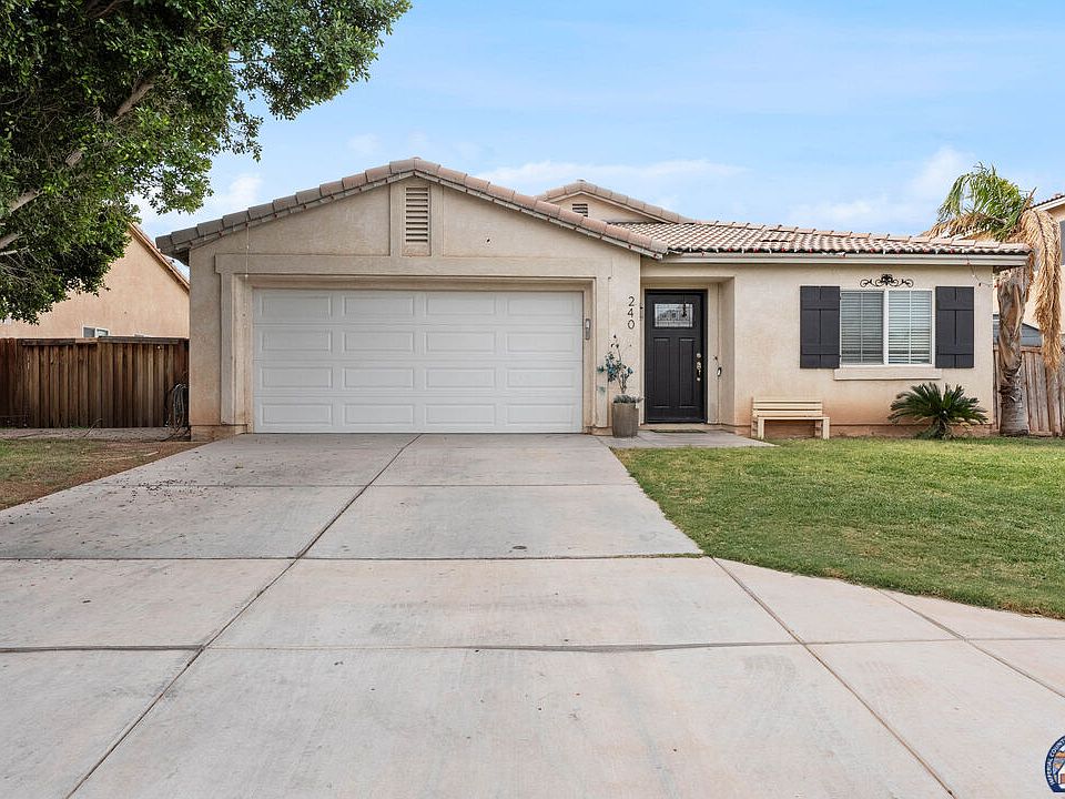 1st image of 240 Shoshonean Dr