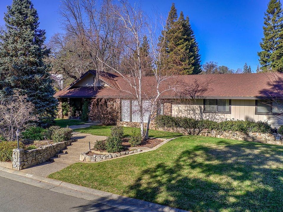 1st image of 105 Southcreek Cir