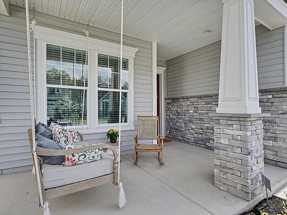 4th image of 371 Quiet Creek Dr