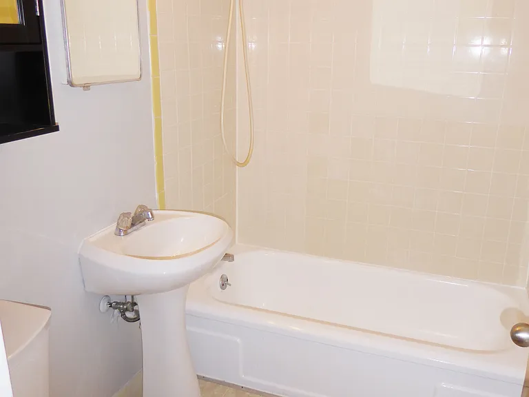 1200 Castlerock Dr — Photo 10