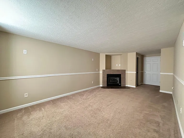 1020 Hartford Village Blvd — Photo 20