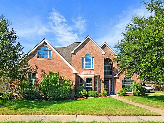 2nd image of 5921 Sawyer Dr