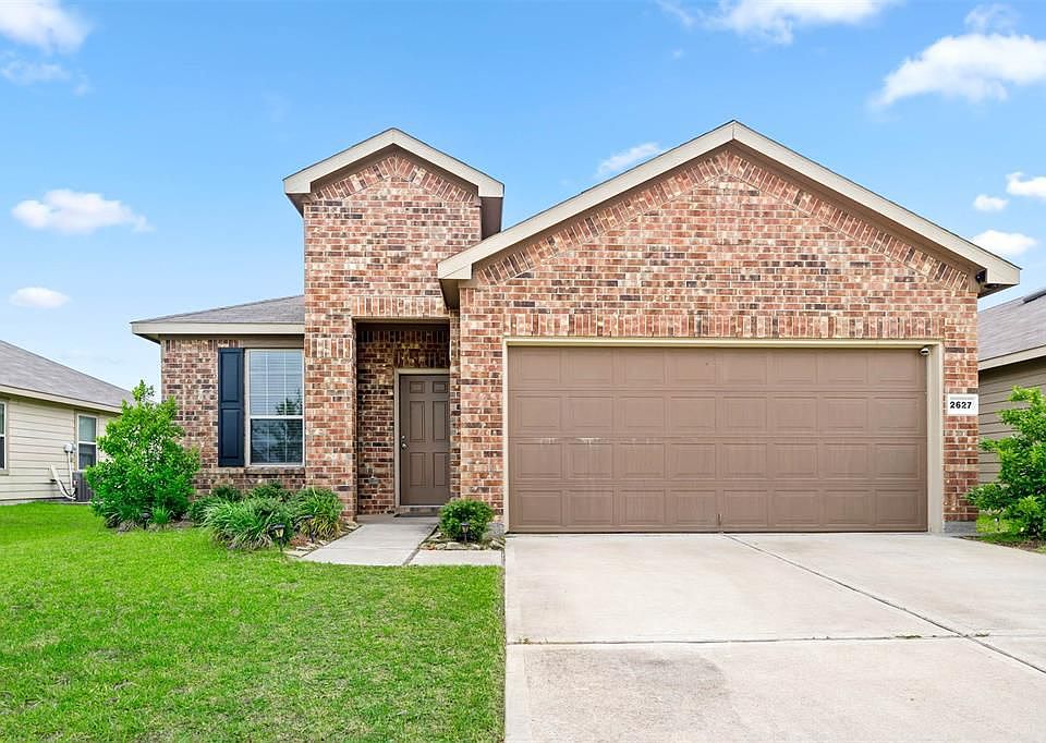 1st image of 2627 Summer Ln